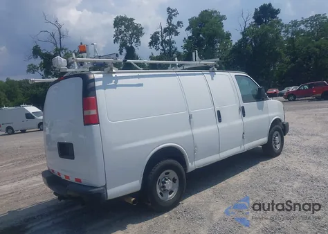 2015 Chevrolet Express 2500 Work Van z USA, uszkodzony, nr VIN 1GCWGFCF3F1160207